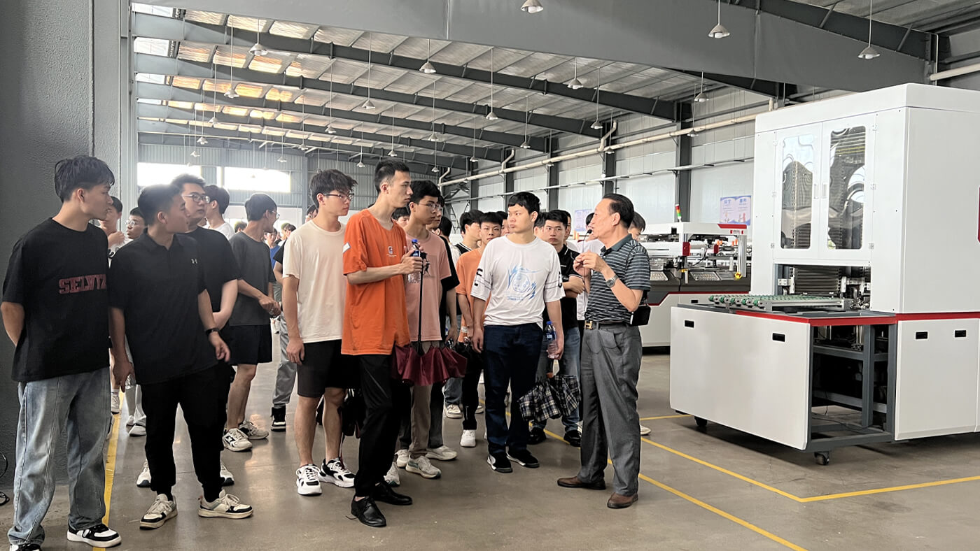 江西鑫金暉產(chǎn)學(xué)研交流 江西鑫金暉產(chǎn)學(xué)研交流