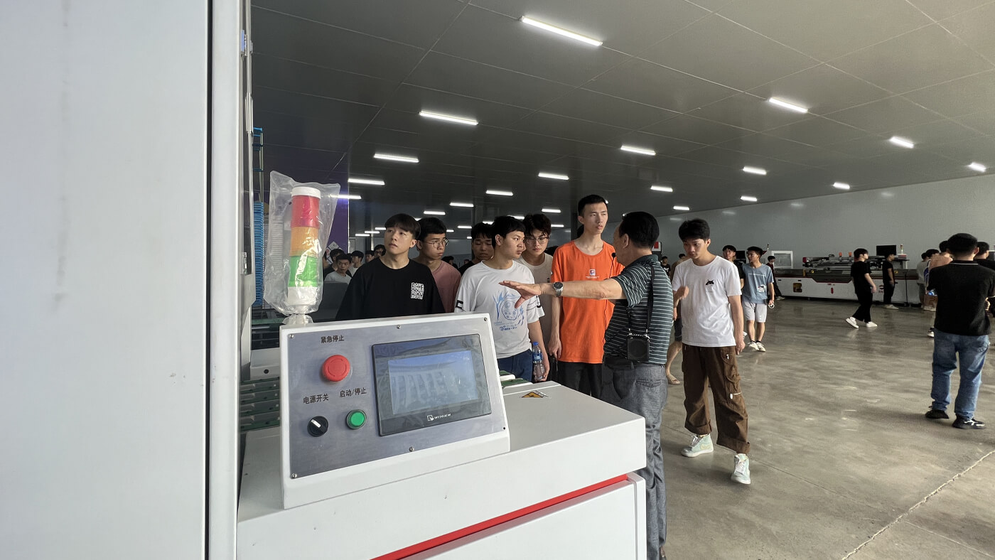 江西鑫金暉產(chǎn)學(xué)研交流 江西鑫金暉產(chǎn)學(xué)研交流